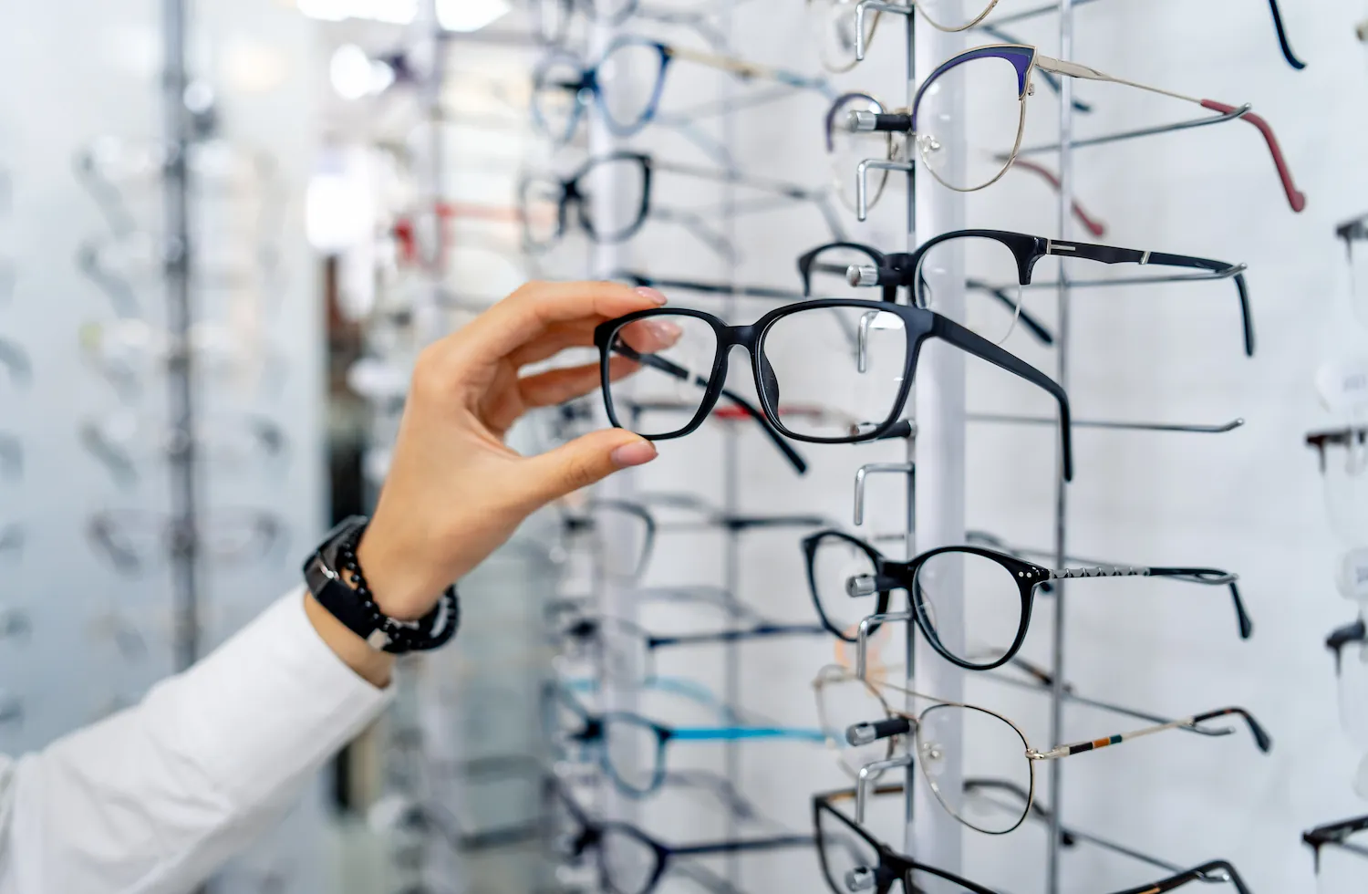 Vous pouvez opter pour des montures éligibles au 100 % Santé chez votre opticien.